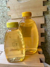 Load image into Gallery viewer, Spring Honey Squeeze (plastic)